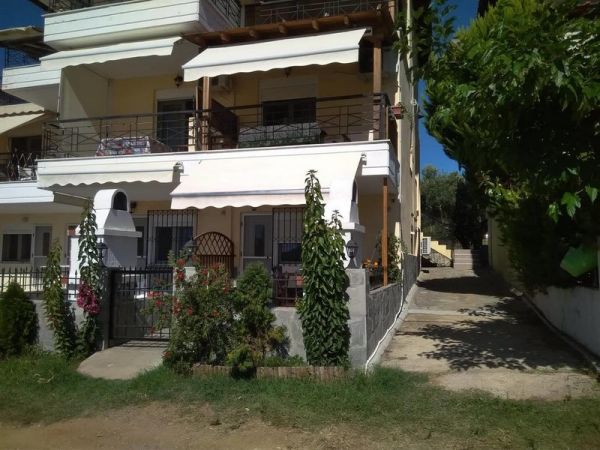 Dino's Maisonettes